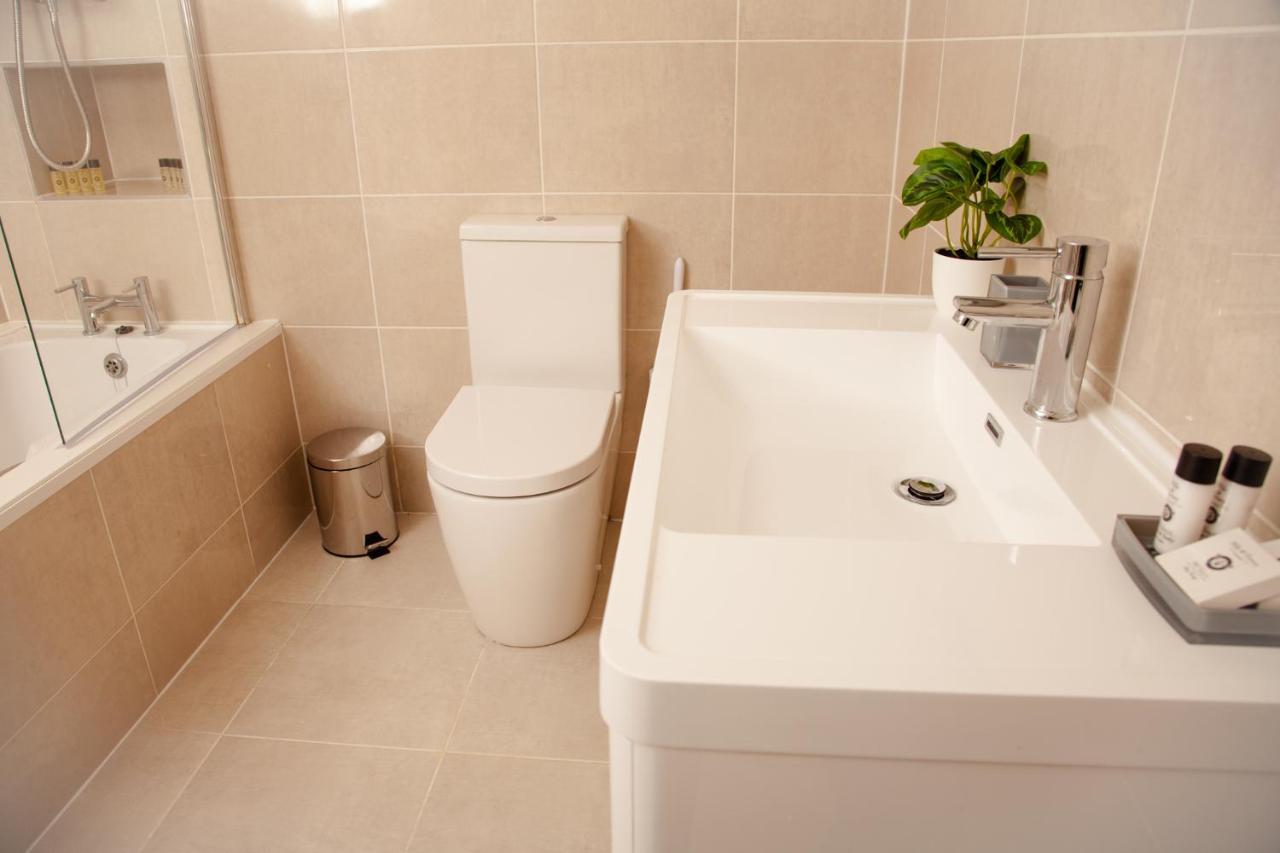 High Life Serviced Apartments - Old Town Swindon Eksteriør billede