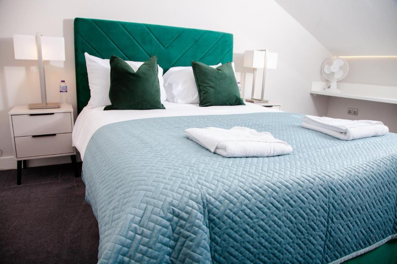 High Life Serviced Apartments - Old Town Swindon Eksteriør billede