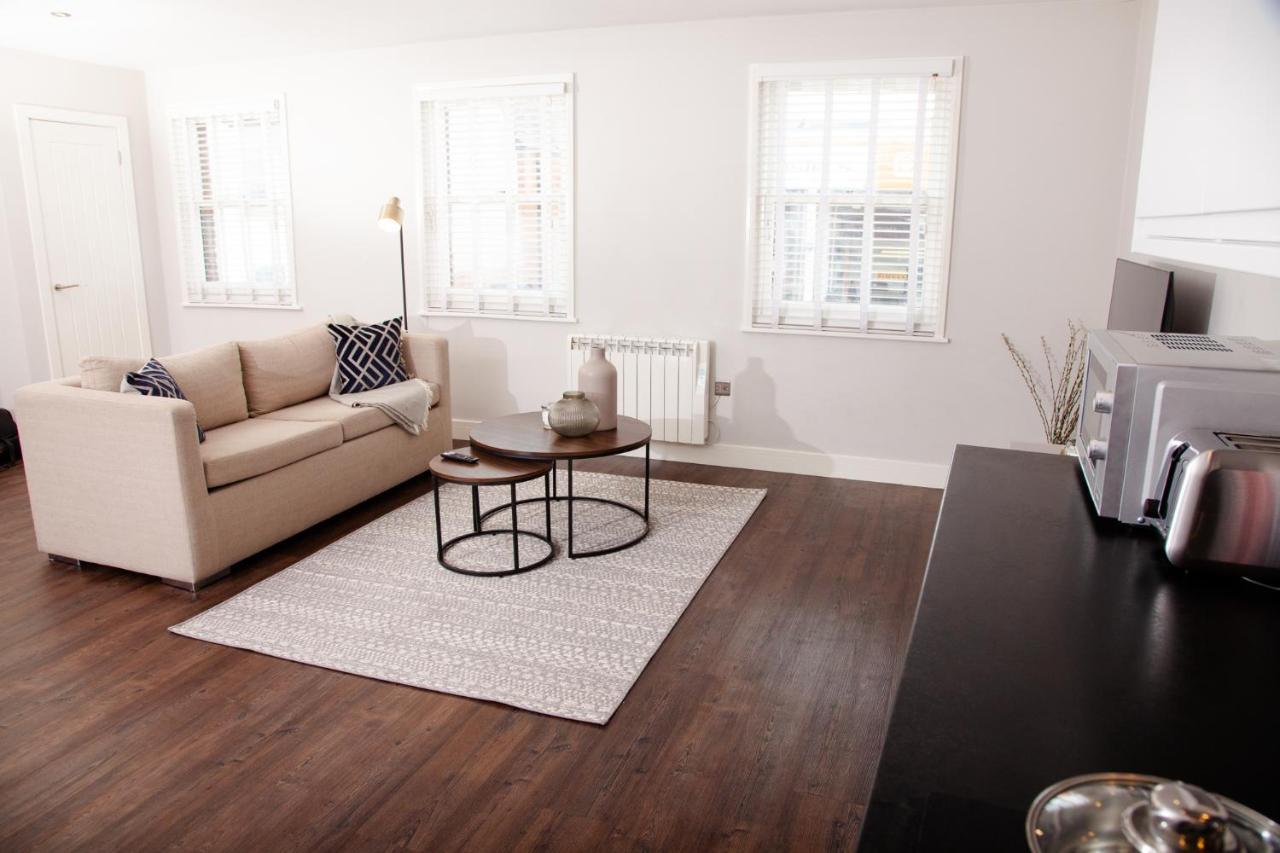 High Life Serviced Apartments - Old Town Swindon Eksteriør billede