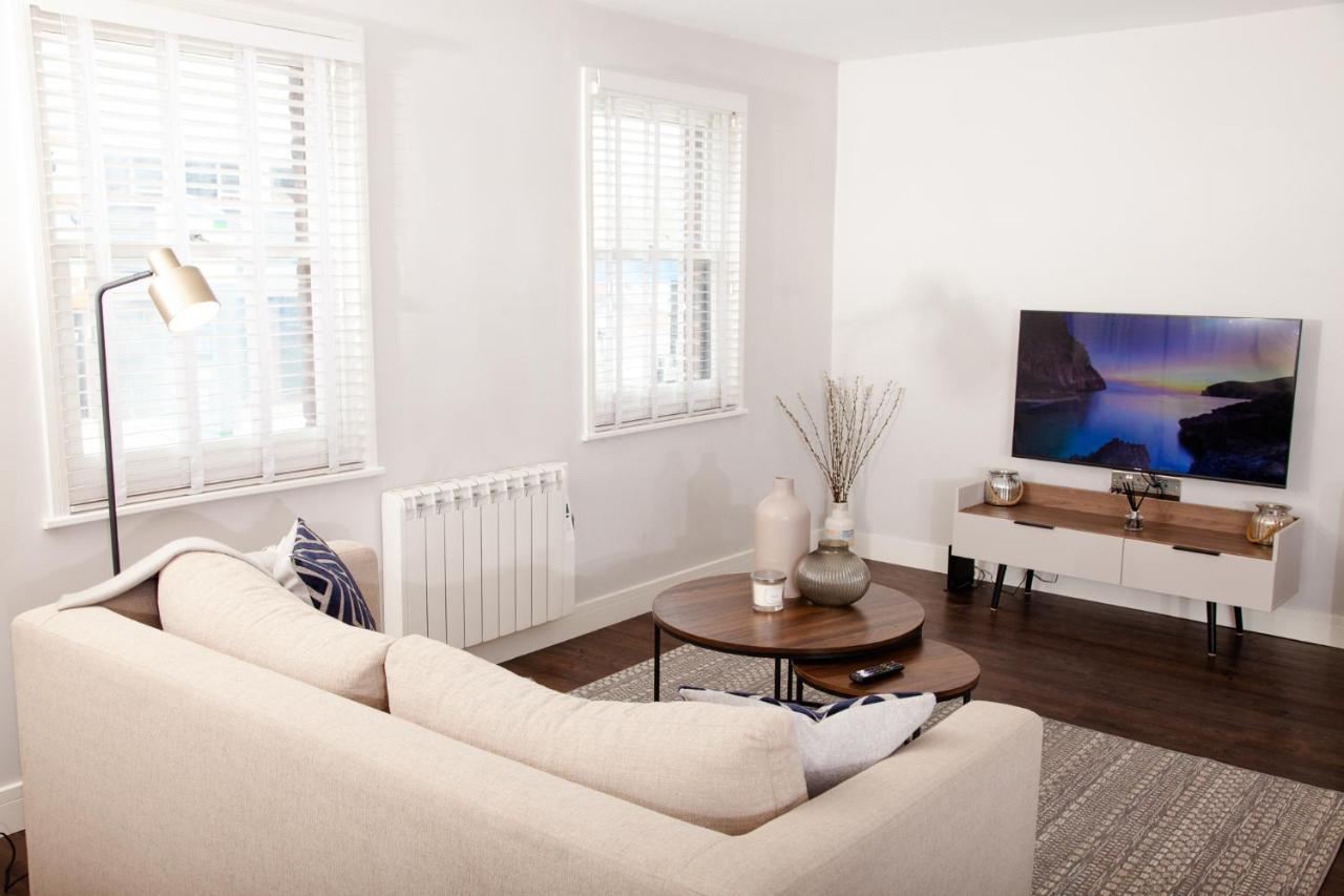 High Life Serviced Apartments - Old Town Swindon Eksteriør billede