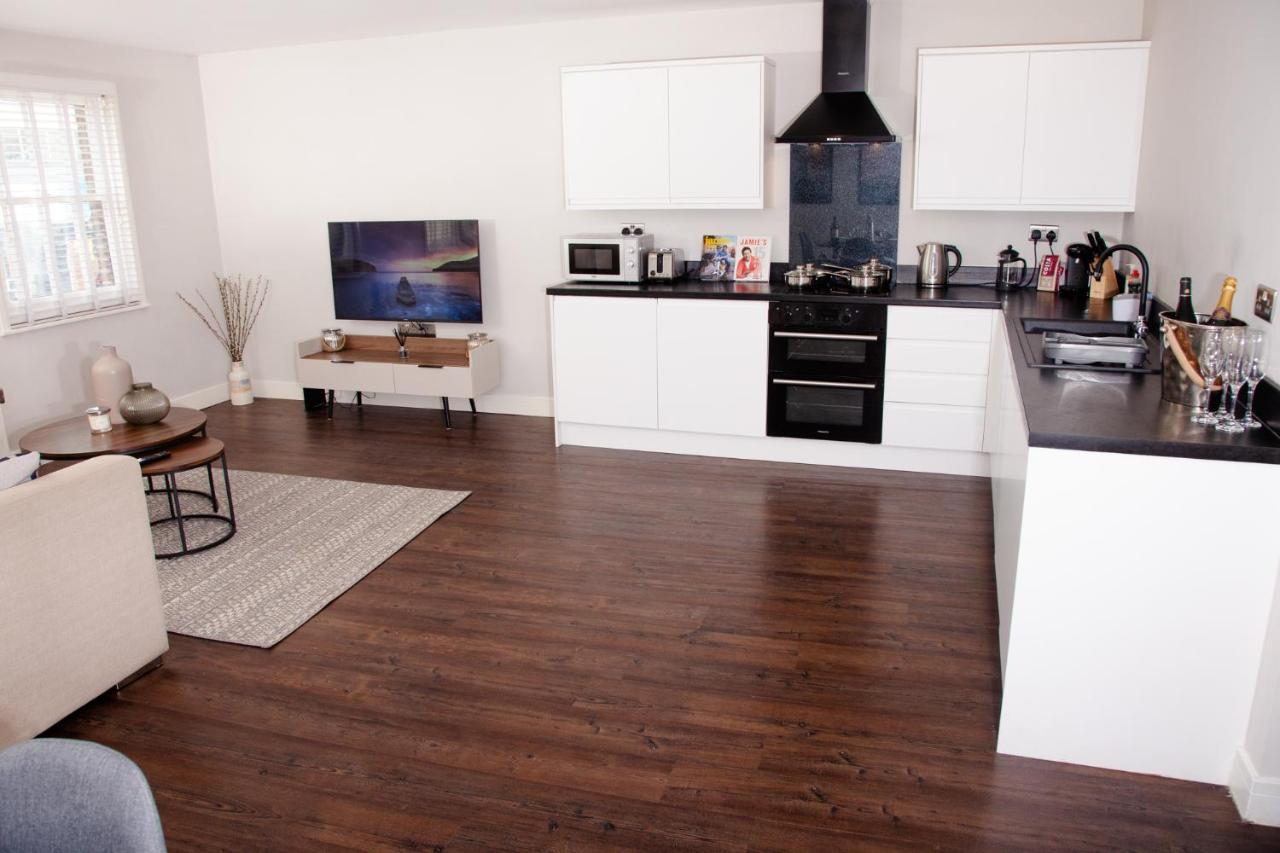 High Life Serviced Apartments - Old Town Swindon Eksteriør billede